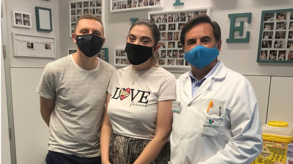 Incontra Stacy e Kurt che intraprendono il loro viaggio all'estero per creare una famiglia con il Quironsalud University Hospital