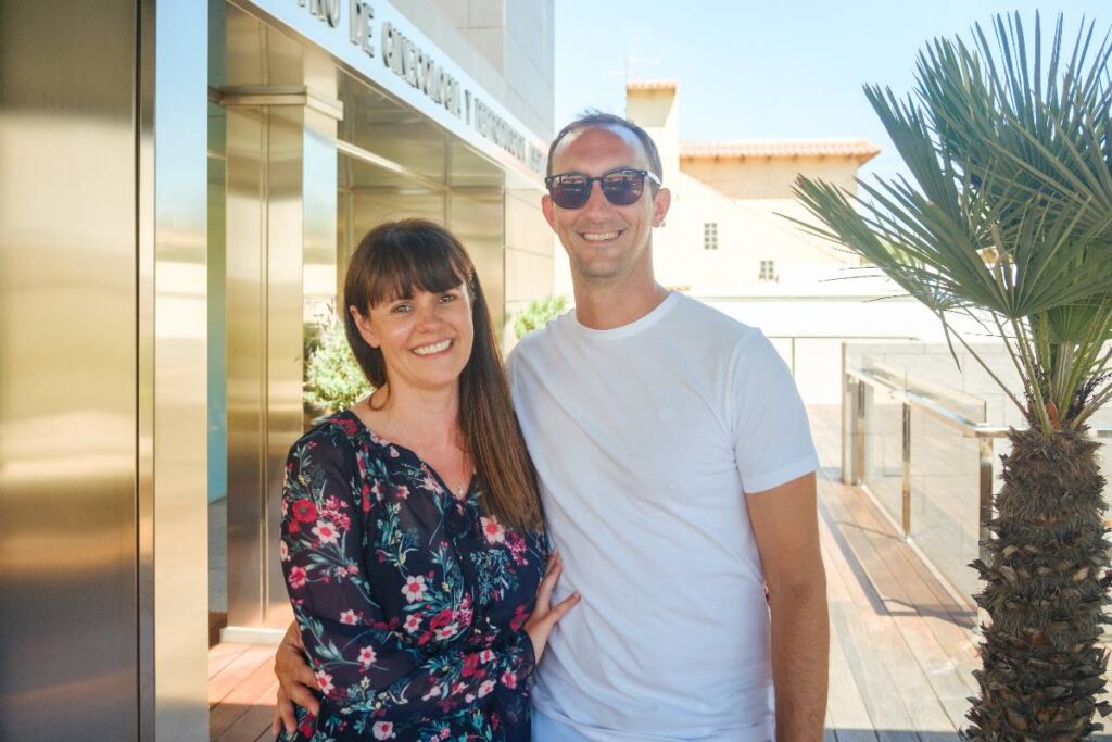 UK couple Laura and Dan - embryo transfer day at IVF-Life in Alicante